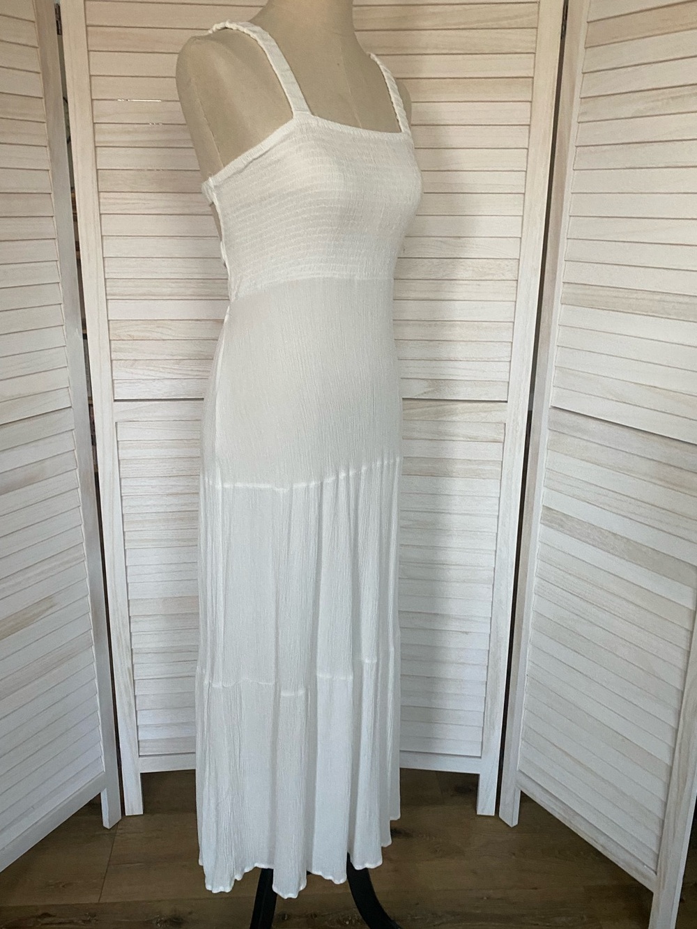 Jolie & Joy White Smocked Bodice Maxi Dress with Cut Out Back SZ L Resortwear - Picture 4 of 15